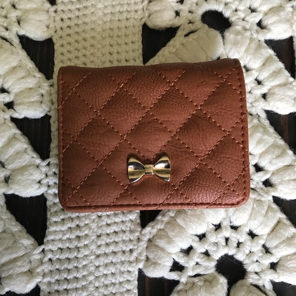Icing Quilted Wallet With Adorable Gold Bow - Picture 9 of 16